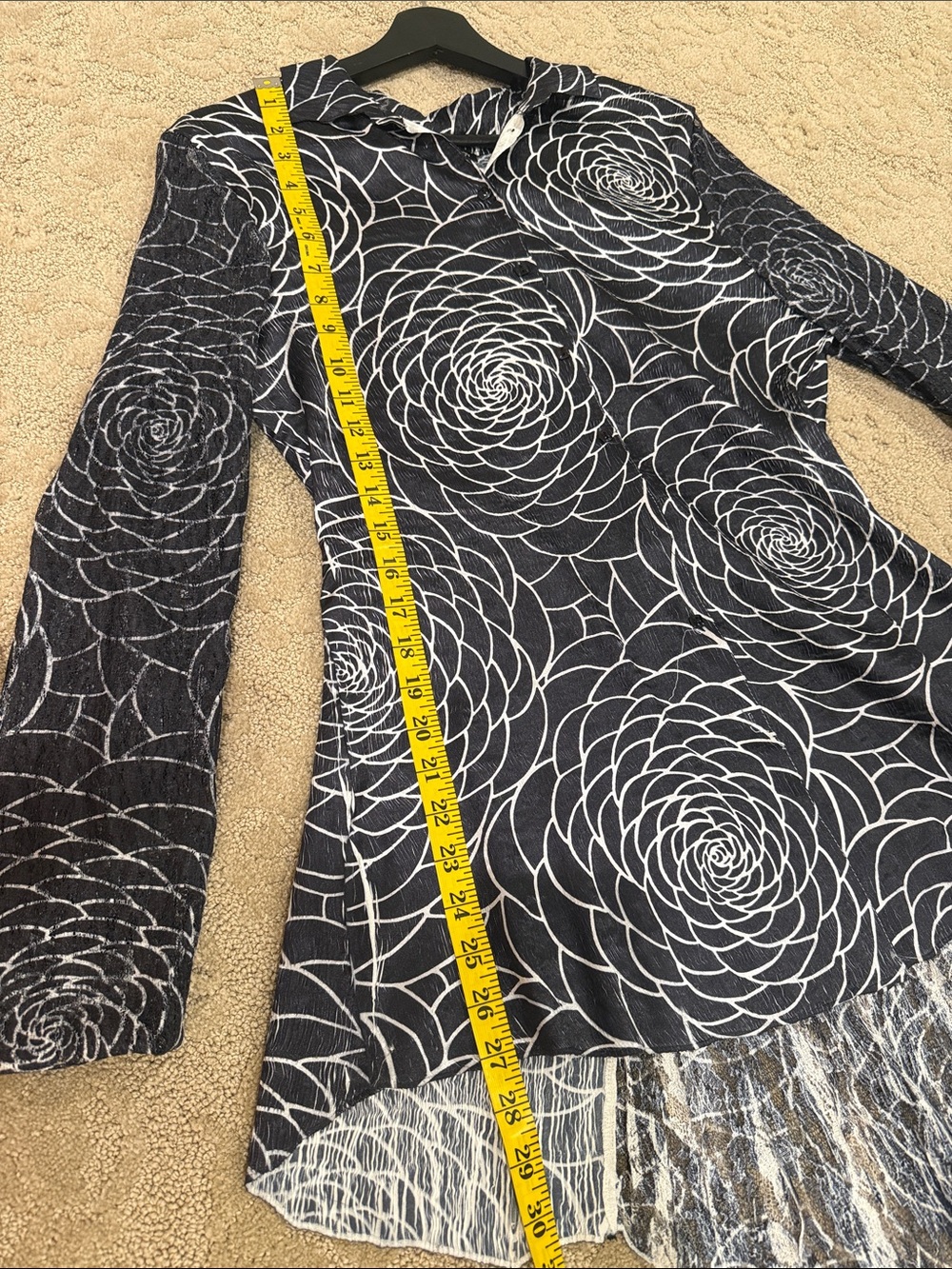 Komarov Black and White Floral-Print Button-Down Top - Picture 5 of 8
